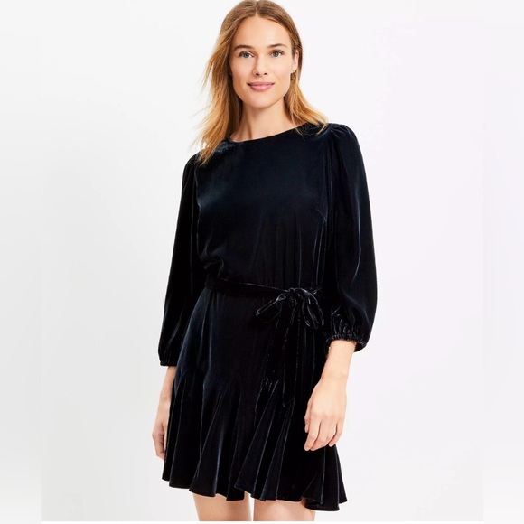 LOFT Dresses & Skirts - NWT LOFT Black Long Sleeve Dress